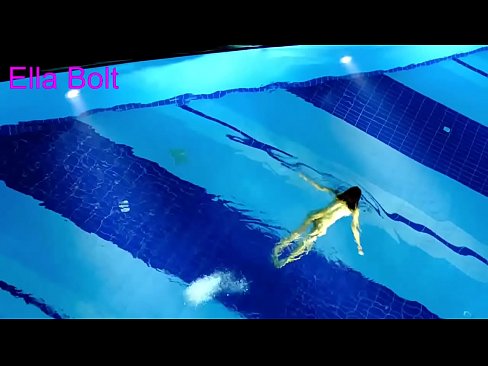 ❤️ Ich kann nicht aufhören zuzusehen, junge Blondine beim Nacktschwimmen im Pool des ELLA BOLT Resorts erwischt ☑ Sex video bei de.xxxhdporn.ru ❤