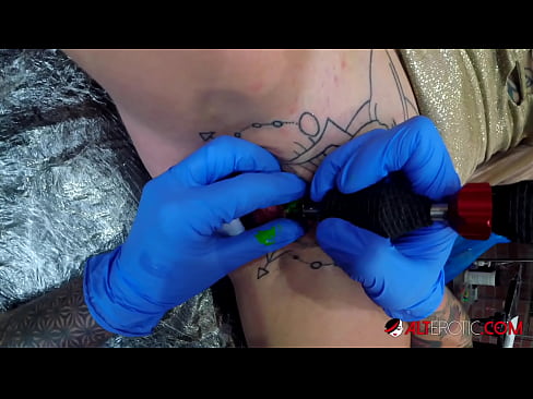 ❤️ Extrem tätowierte Hottie Sully Savage hat ein Tattoo auf ihrer Klitoris ☑ Sex video bei de.xxxhdporn.ru ❤